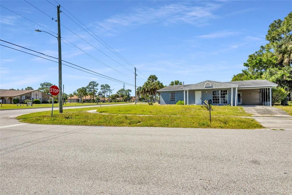 Active With Contract: $180,000 (2 beds, 2 baths, 1228 Square Feet)