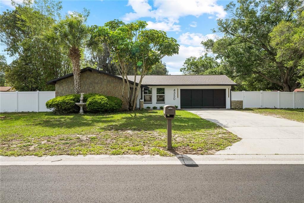 Recently Sold: $585,000 (4 beds, 2 baths, 1678 Square Feet)