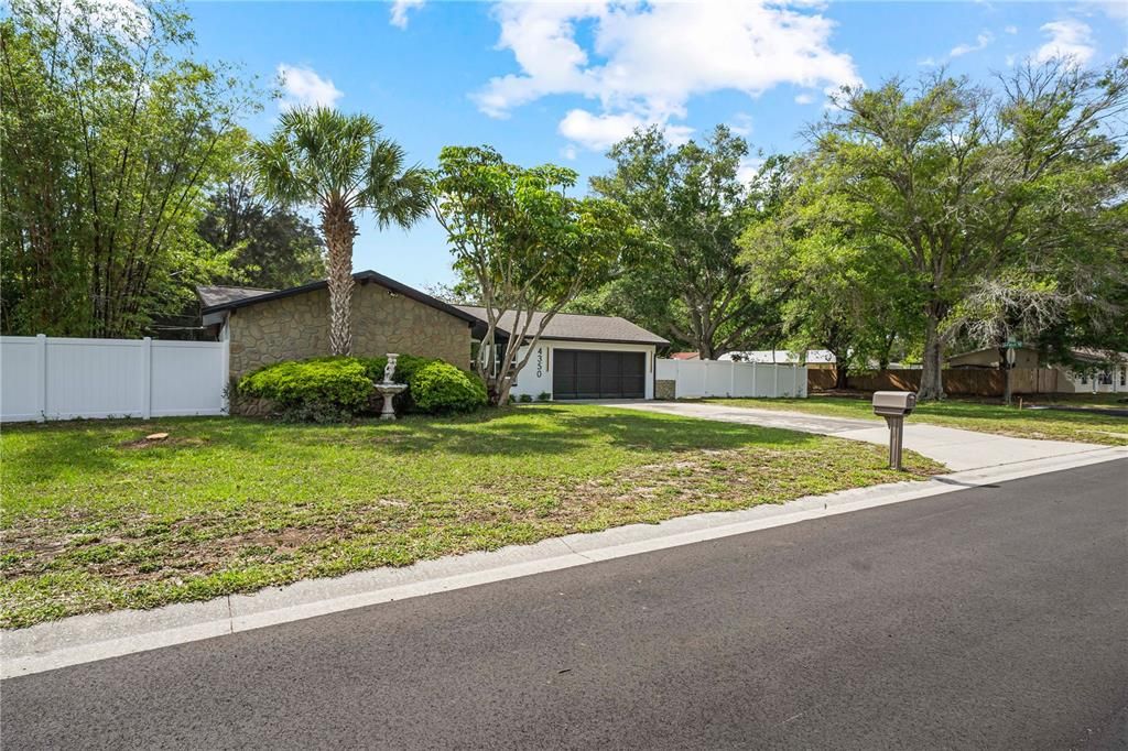 Recently Sold: $585,000 (4 beds, 2 baths, 1678 Square Feet)