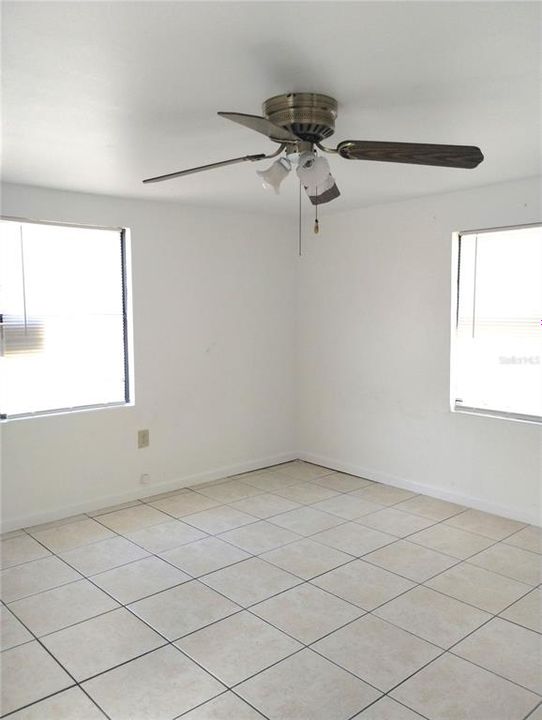 For Rent: $1,800 (3 beds, 1 baths, 1168 Square Feet)
