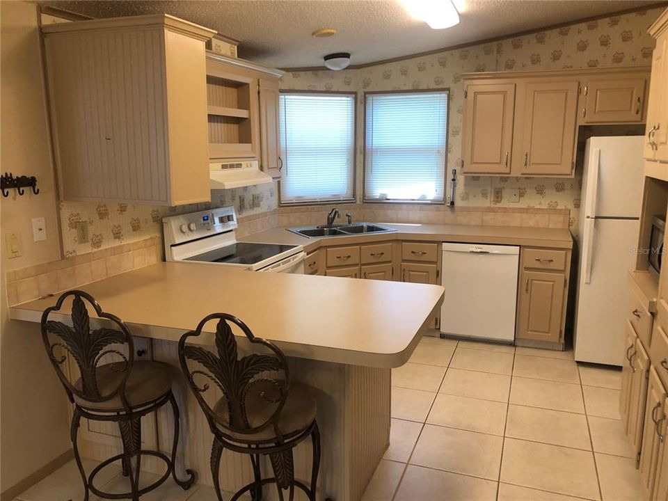 Recently Sold: $199,900 (2 beds, 2 baths, 1133 Square Feet)