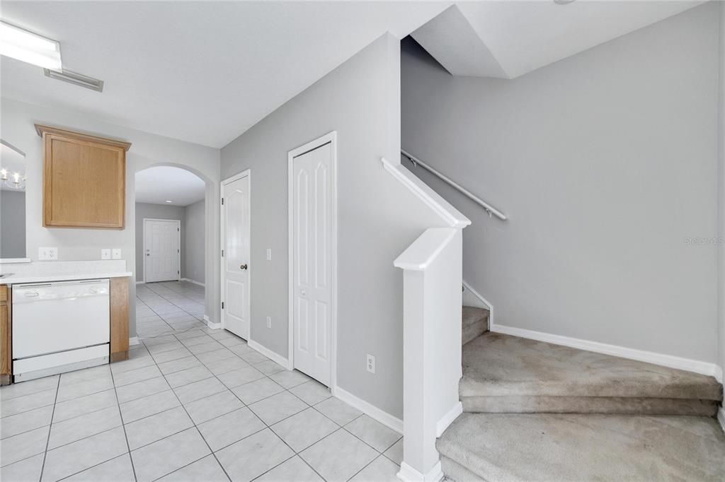For Sale: $279,000 (2 beds, 2 baths, 1240 Square Feet)