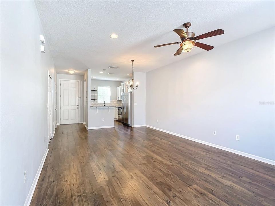 Recently Sold: $355,000 (2 beds, 2 baths, 1192 Square Feet)