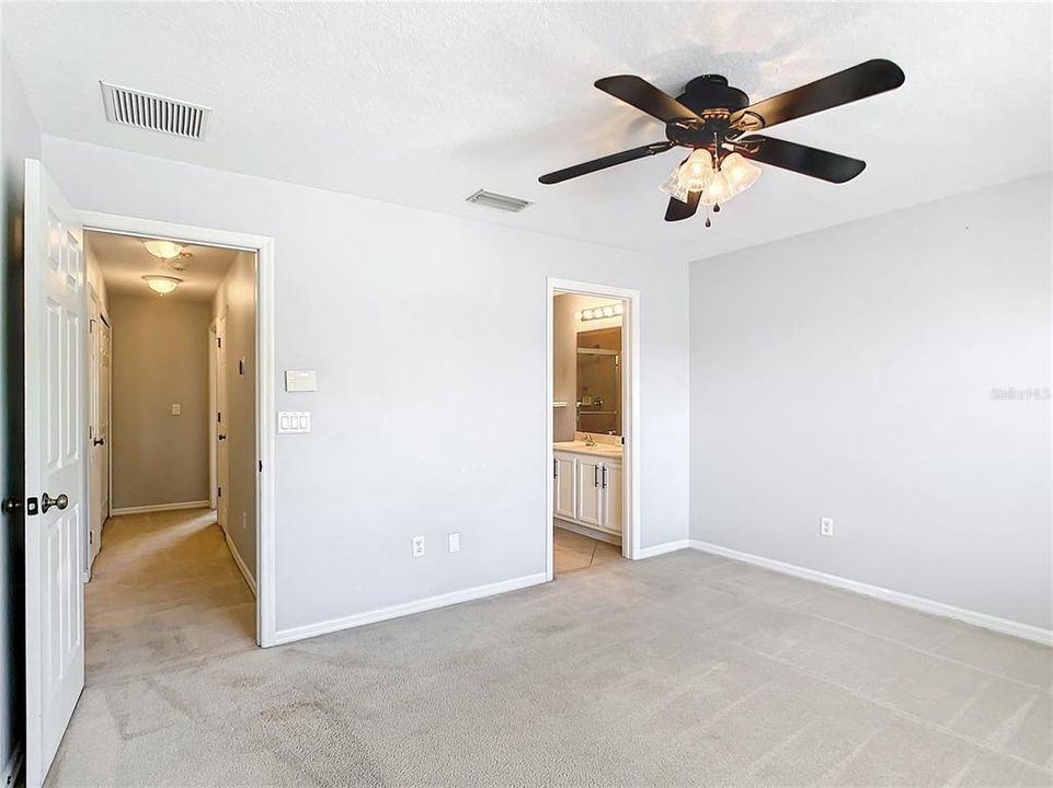Recently Sold: $355,000 (2 beds, 2 baths, 1192 Square Feet)