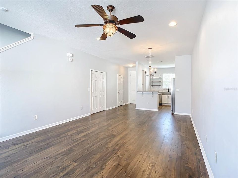Recently Sold: $355,000 (2 beds, 2 baths, 1192 Square Feet)