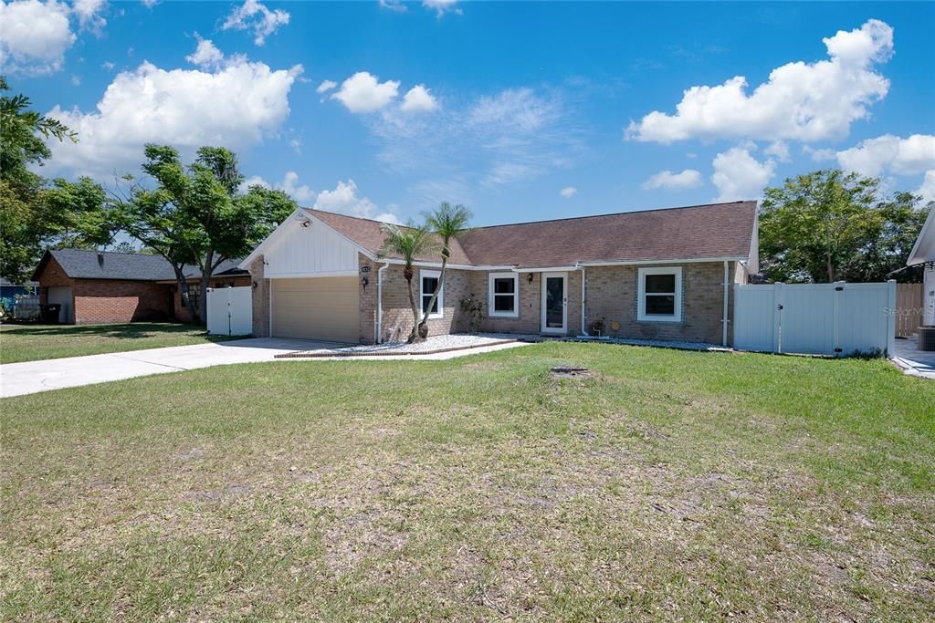 Recently Sold: $349,000 (4 beds, 3 baths, 1576 Square Feet)