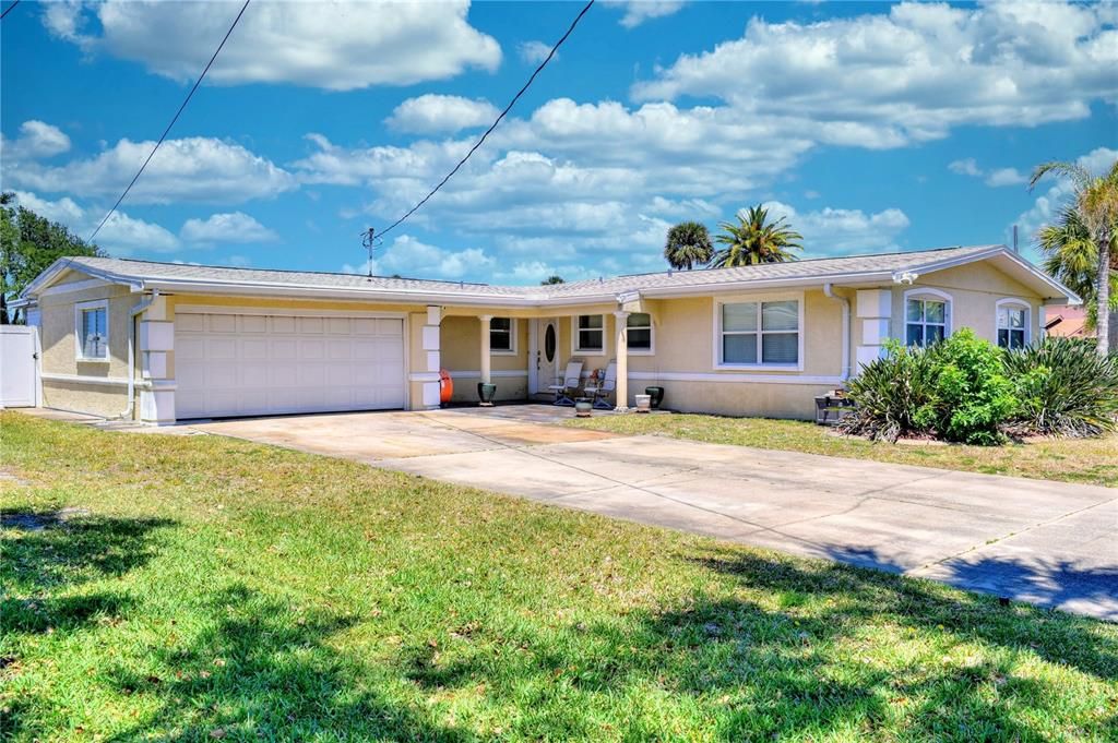 For Sale: $750,000 (3 beds, 2 baths, 2028 Square Feet)