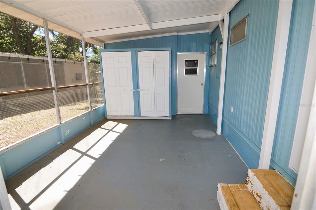 For Sale: $125,000 (2 beds, 1 baths, 720 Square Feet)