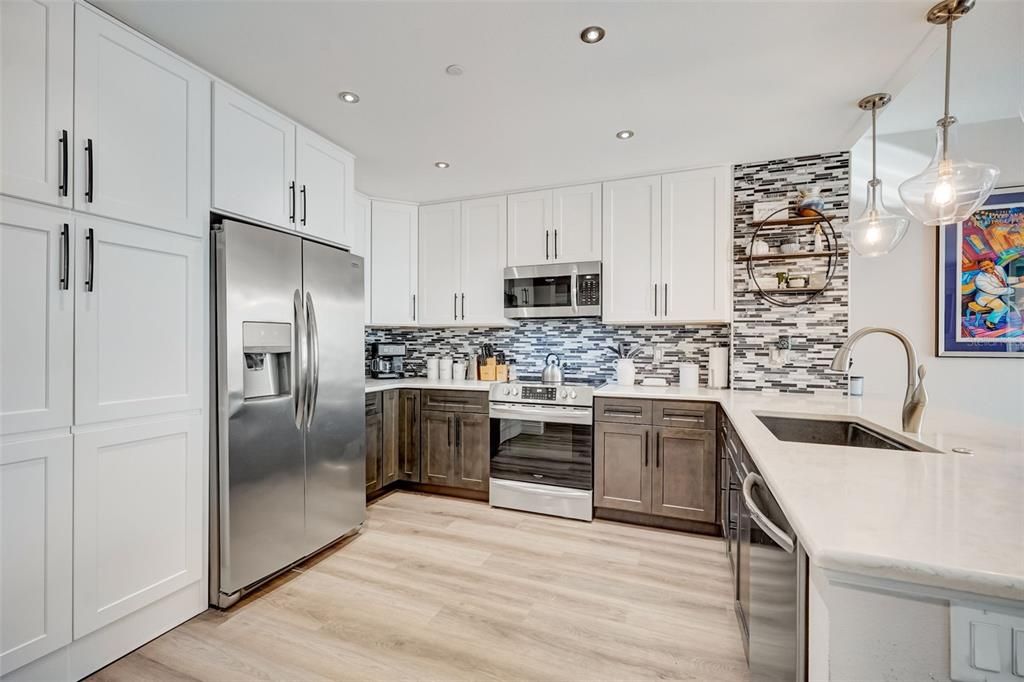 For Sale: $599,000 (2 beds, 2 baths, 1514 Square Feet)