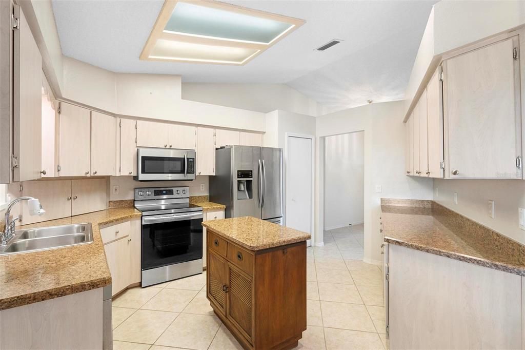 For Sale: $279,900 (3 beds, 2 baths, 1388 Square Feet)