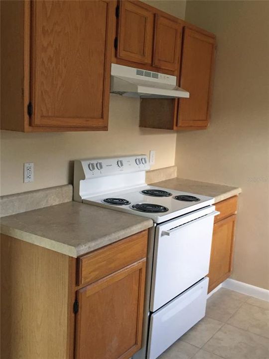 Recently Rented: $1,200 (3 beds, 1 baths, 960 Square Feet)