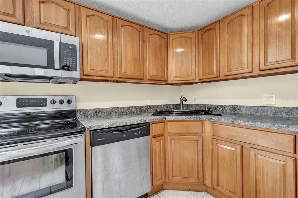 For Sale: $345,000 (3 beds, 1 baths, 1175 Square Feet)