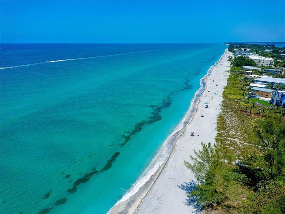 Englewood Beach with its turquoise waters and white sand is only a short 5 mile drive away - ah!