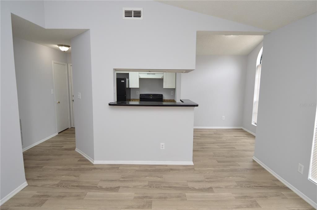 Recently Rented: $1,300 (1 beds, 1 baths, 625 Square Feet)