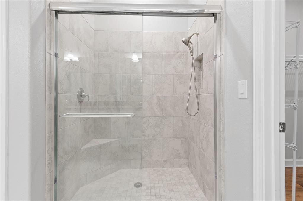 最近售出: $399,000 (2 贝兹, 2 浴室, 1939 平方英尺)