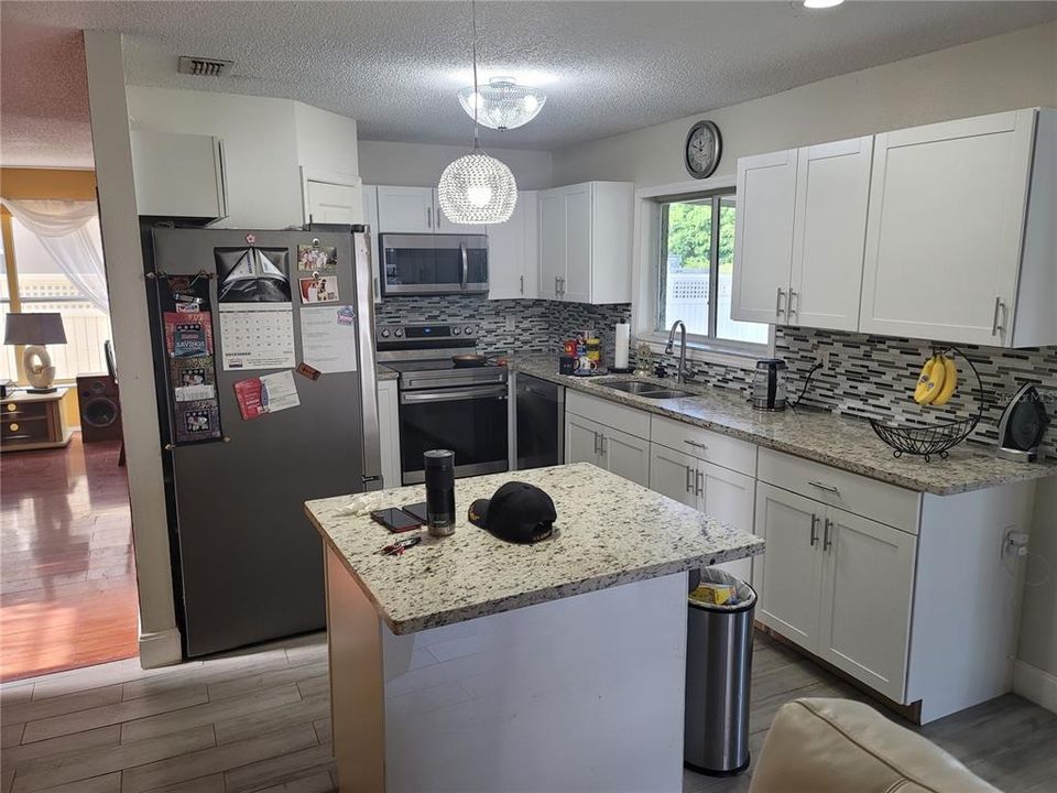 For Sale: $445,000 (4 beds, 2 baths, 1898 Square Feet)