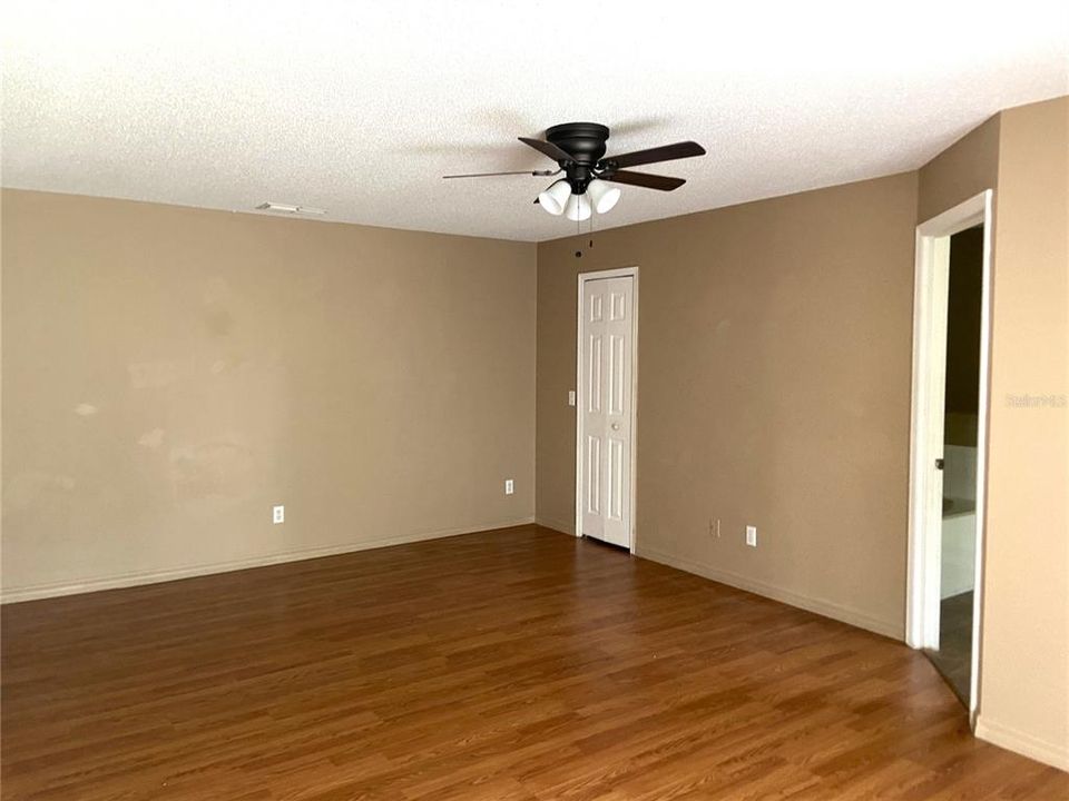 For Rent: $1,900 (3 beds, 2 baths, 2028 Square Feet)