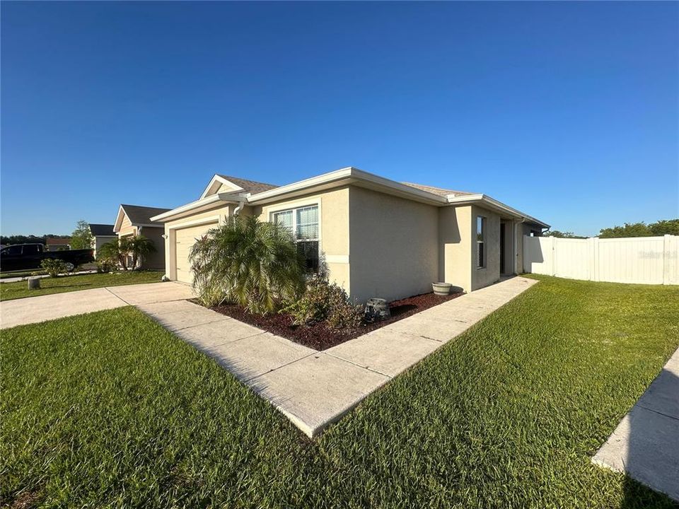 For Sale: $343,000 (3 beds, 2 baths, 1491 Square Feet)