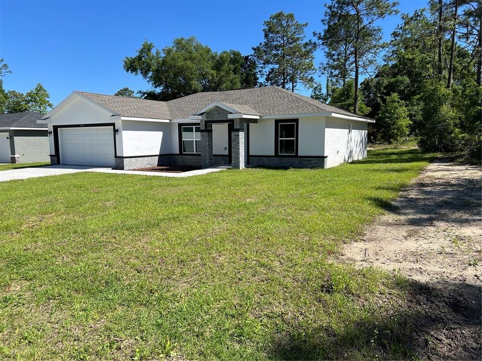 Active With Contract: $265,900 (3 beds, 2 baths, 1363 Square Feet)