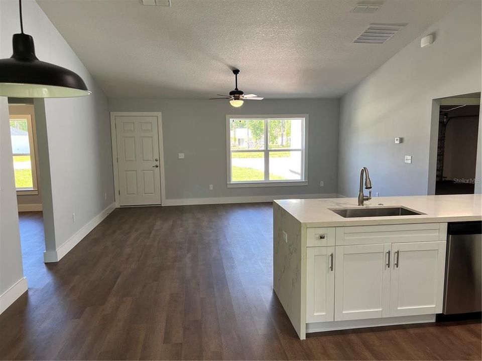 Active With Contract: $265,900 (3 beds, 2 baths, 1363 Square Feet)