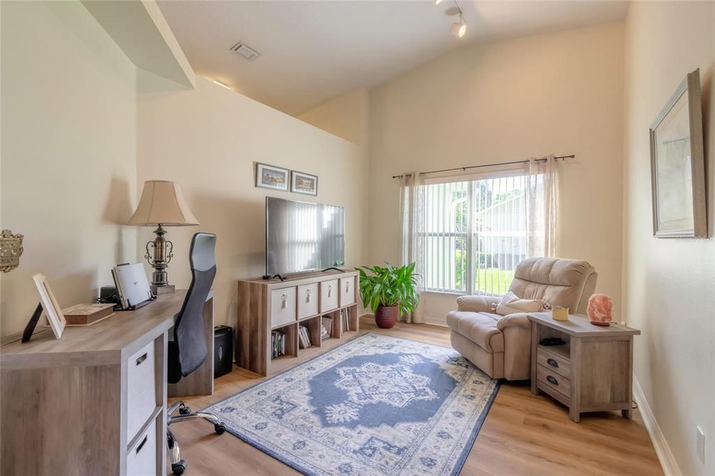 Active With Contract: $298,500 (2 beds, 2 baths, 1373 Square Feet)