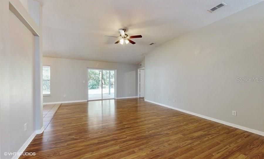For Sale: $390,000 (3 beds, 2 baths, 2150 Square Feet)
