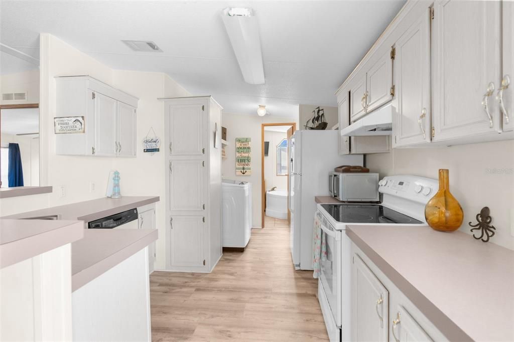 For Sale: $349,000 (3 beds, 2 baths, 1158 Square Feet)