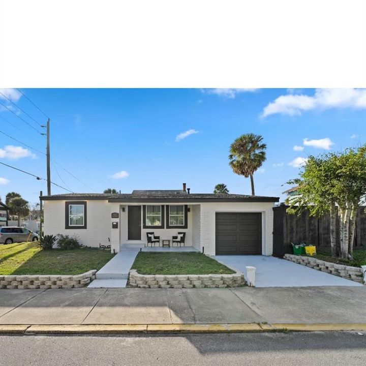 For Sale: $495,000 (2 beds, 1 baths, 792 Square Feet)