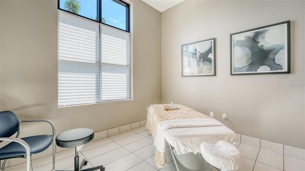 For Rent: $12,500 (3 beds, 3 baths, 2650 Square Feet)