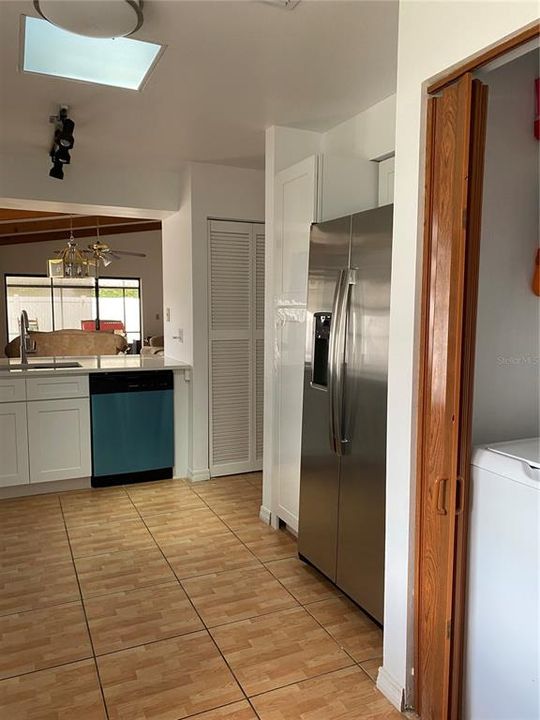 For Rent: $2,500 (3 beds, 2 baths, 1456 Square Feet)