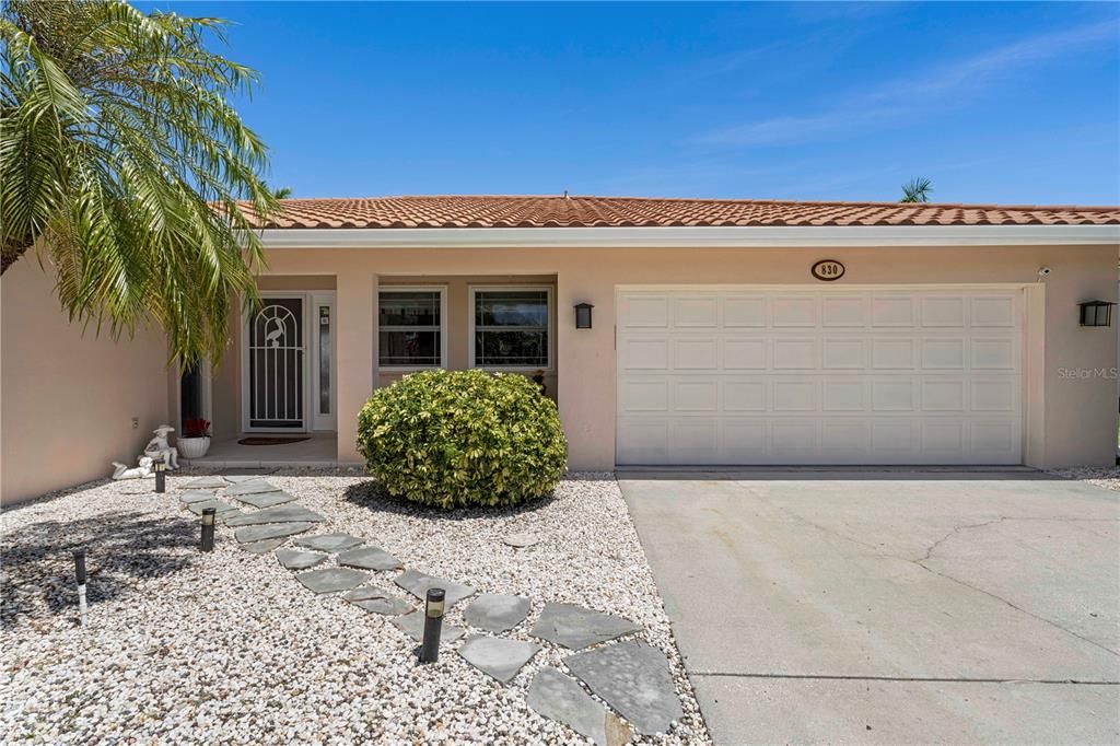 Active With Contract: $649,000 (3 beds, 2 baths, 1736 Square Feet)