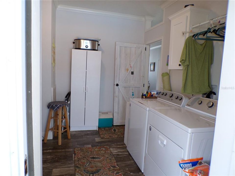 Large Laundry/Utility Room