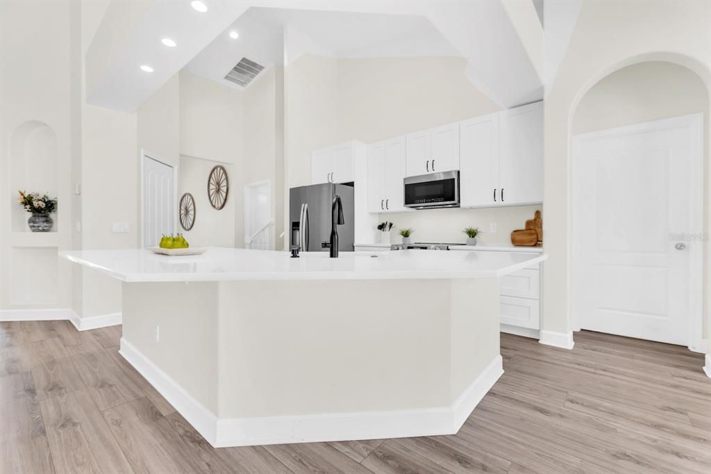 Active With Contract: $750,000 (4 beds, 3 baths, 2772 Square Feet)
