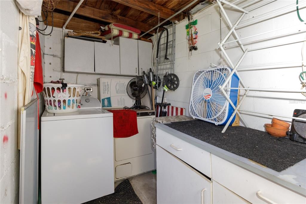 For Sale: $339,000 (2 beds, 2 baths, 1221 Square Feet)