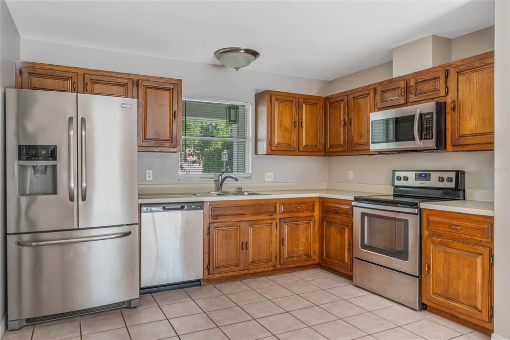 For Sale: $469,000 (3 beds, 2 baths, 1147 Square Feet)
