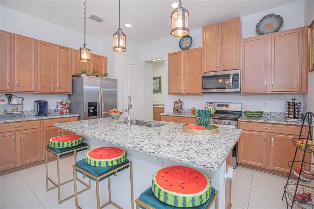 For Sale: $342,500 (2 beds, 2 baths, 1346 Square Feet)