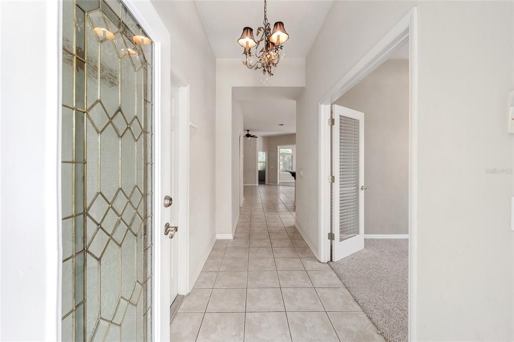 LONG FOYER PERFECT FOR AN IMPRESSIVE ENTRANCE