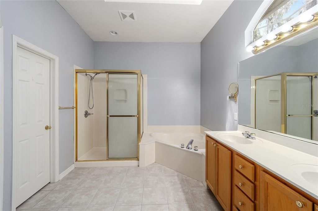 OWNER'S SUITE WITH DOUBLE VANITY