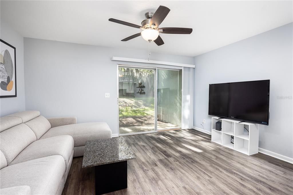 Active With Contract: $175,000 (2 beds, 2 baths, 1168 Square Feet)