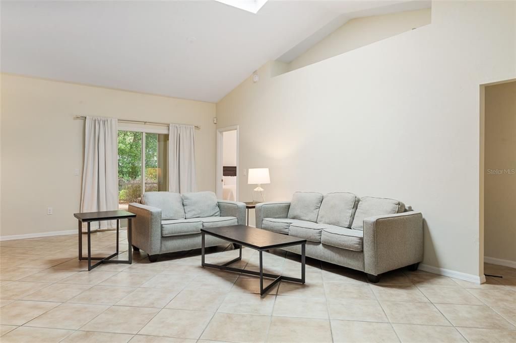 Active With Contract: $373,500 (3 beds, 2 baths, 1651 Square Feet)