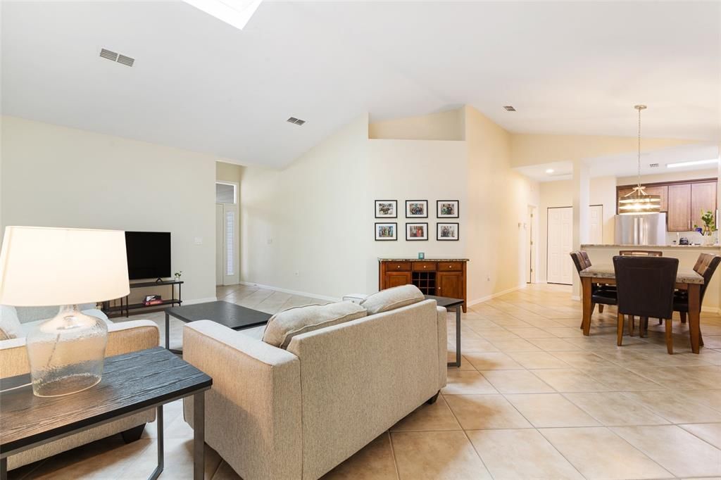 Active With Contract: $373,500 (3 beds, 2 baths, 1651 Square Feet)