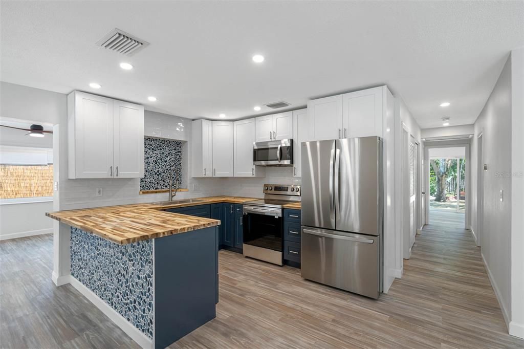Recently Sold: $899,420 (3 beds, 2 baths, 1565 Square Feet)