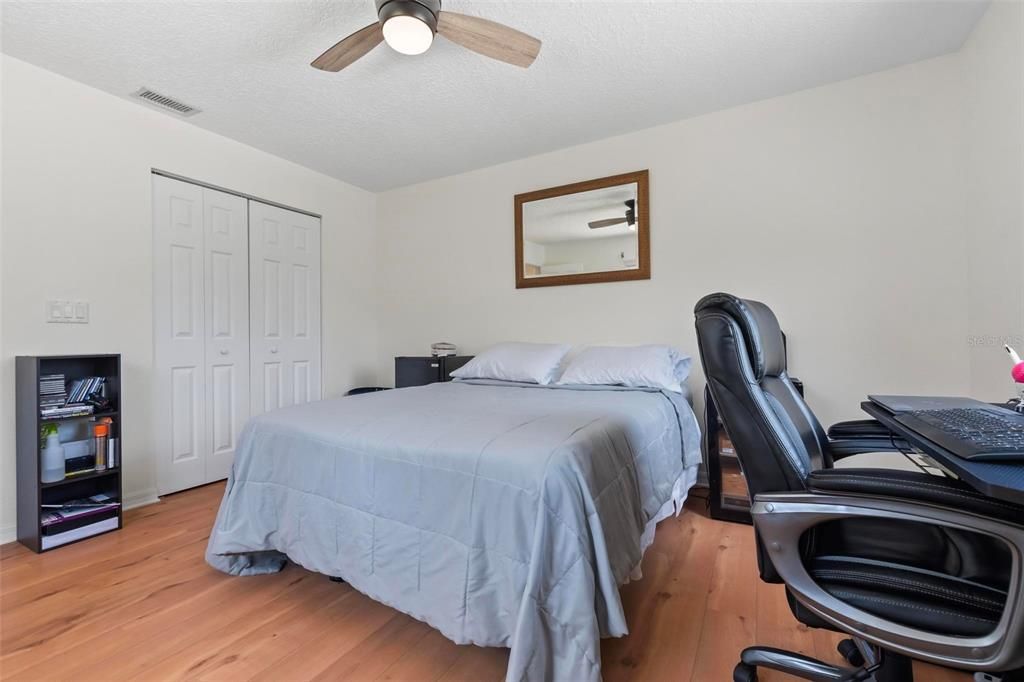 For Sale: $350,000 (2 beds, 2 baths, 1113 Square Feet)