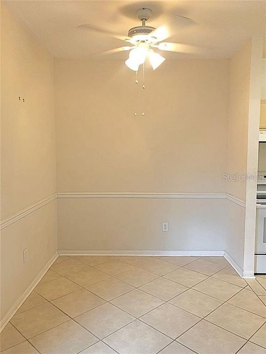 For Rent: $1,300 (1 beds, 1 baths, 701 Square Feet)