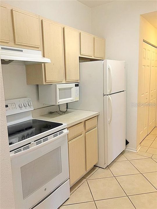For Rent: $1,400 (1 beds, 1 baths, 701 Square Feet)