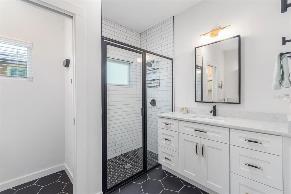 Active With Contract: $399,900 (3 beds, 2 baths, 1526 Square Feet)