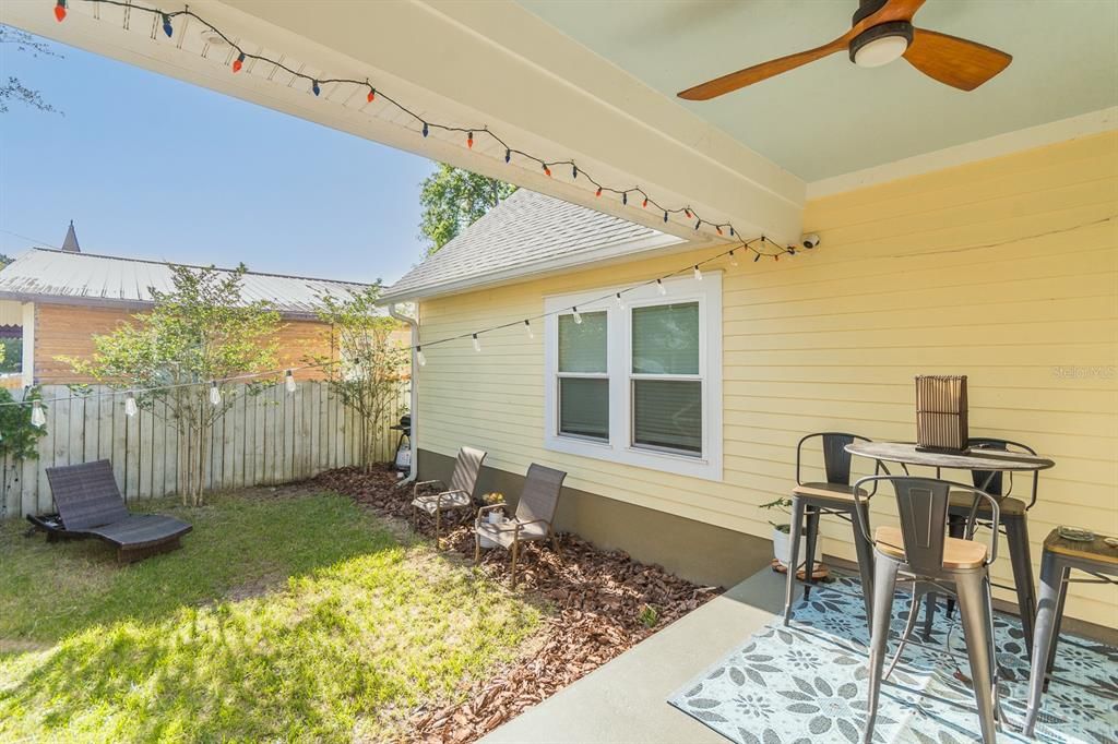 Active With Contract: $399,900 (3 beds, 2 baths, 1526 Square Feet)