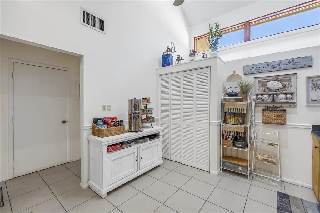 For Sale: $295,000 (2 beds, 2 baths, 1466 Square Feet)