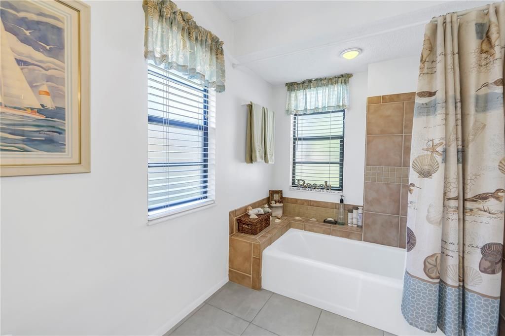 For Sale: $295,000 (2 beds, 2 baths, 1466 Square Feet)