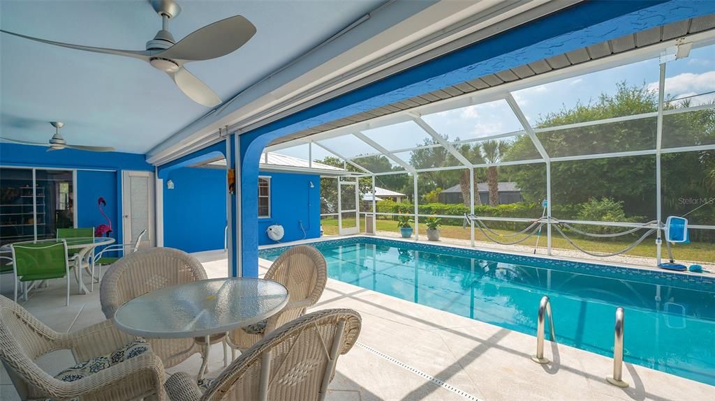 ENJOY RELAXING DAYS ON YOUR LANAI AND OVERSIZED HEATED POOL